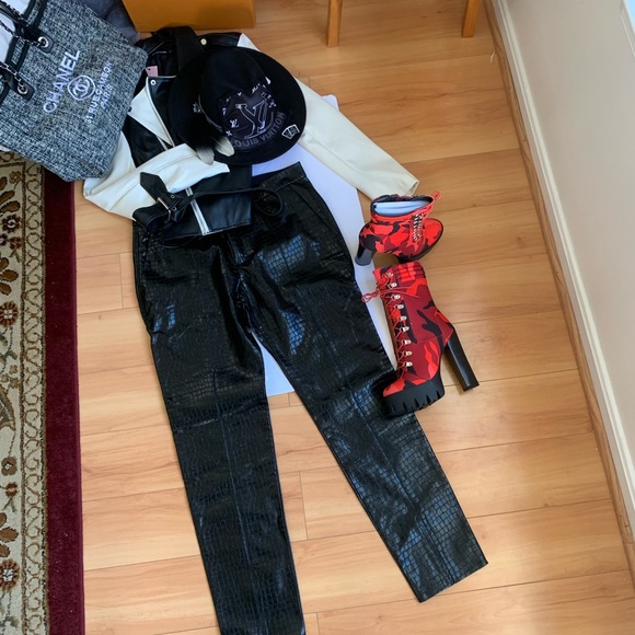 Black and White moto - Picture 5 of 7